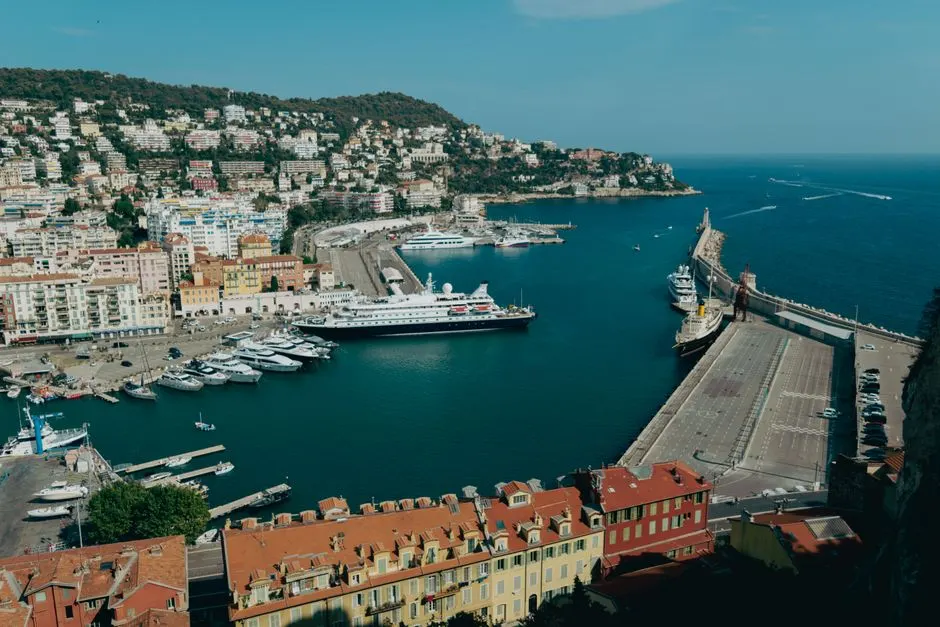 Menton vieille ville façades